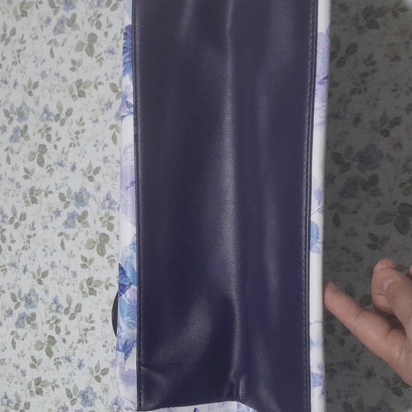 Victoria's Secret Tote bag - Picture 2 of 4